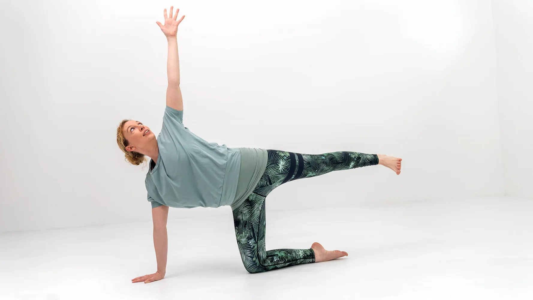 Vinyasa Yoga – die innige Verbindung aus Atmung und Bewegung in einer fließenden, kraftvollen Sequenz.